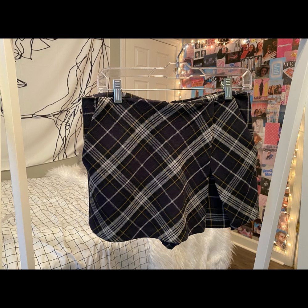 Forever 21 plaid skirt/skort